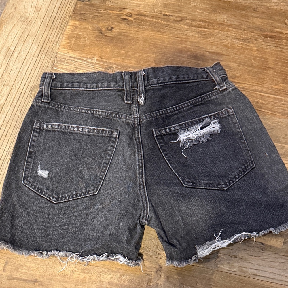We The Free Charcoal Distressed Jean Shorts - Picture 4 of 4